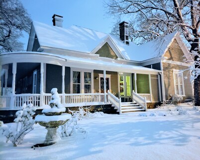 The Gallery House Bed & Breakfast