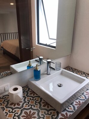 Hair dryer, towels, soap, shampoo - Casa Monarcas - Isabella (Guadalajara)