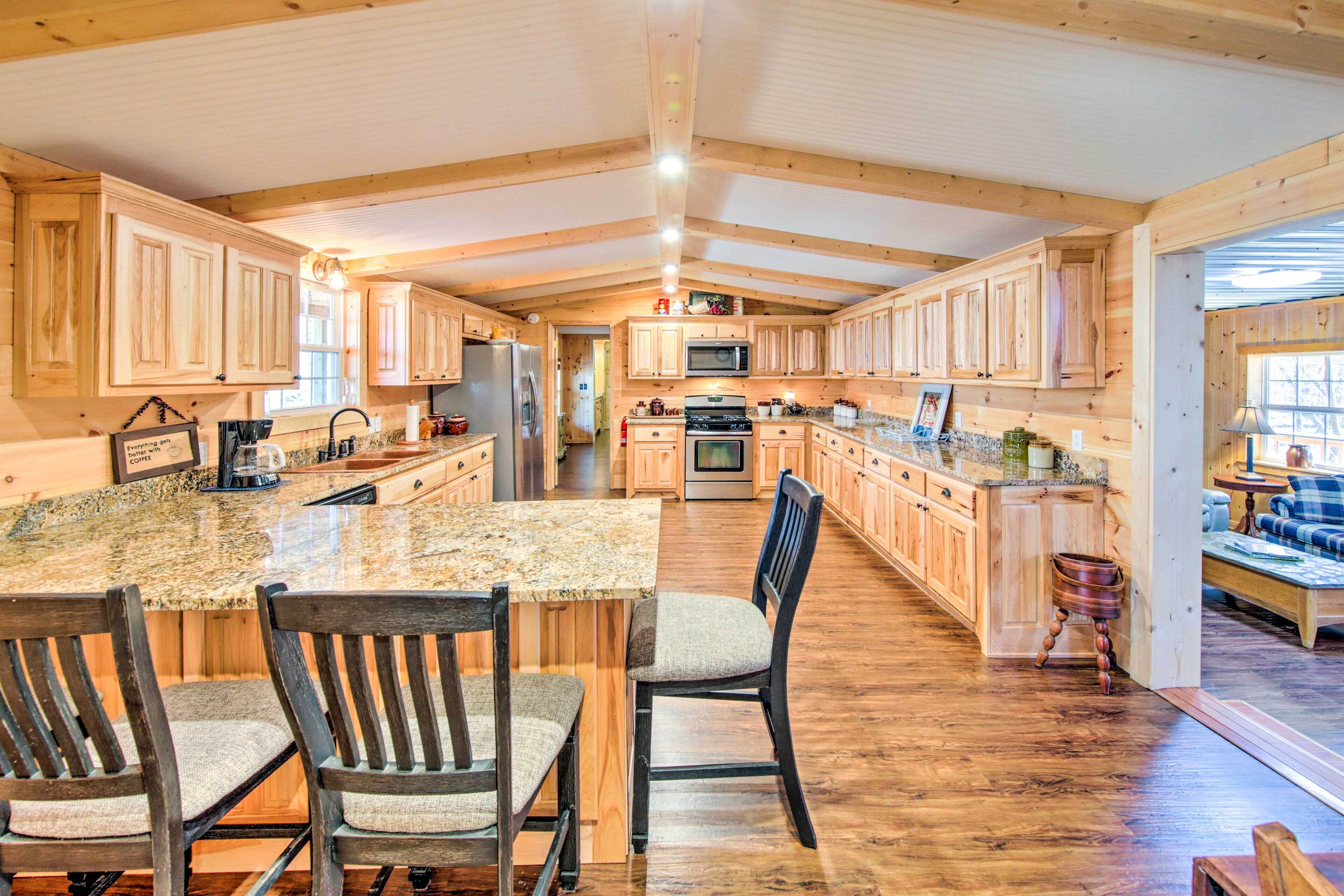 Fridge, microwave, stovetop, dishwasher