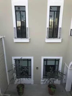 Exterior detail - Casa Monarcas - Diana (Guadalajara)