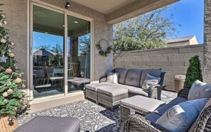Terrace/patio - A home that feels like home, w/hot tub and spacious living room (San Tan Valley)