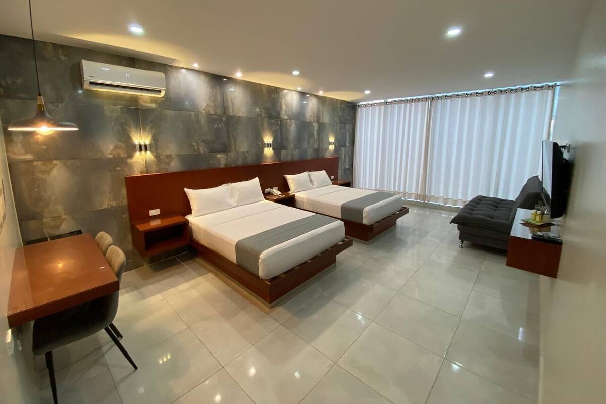 ห้องคอมฟอร์ทดับเบิล, เตียงควีนไซส์ 2 เตียง, ห้องน้ำในตัว, วิวเมือง | ผ้าปูที่นอนฝ้ายอียิปต์, เครื่องนอนระดับพรีเมียม