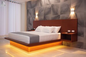 Honeymoon Room, 1 King Bed | Egyptian cotton sheets, premium bedding, pillowtop beds, minibar - HOTEL OSHO (Santa Cruz)