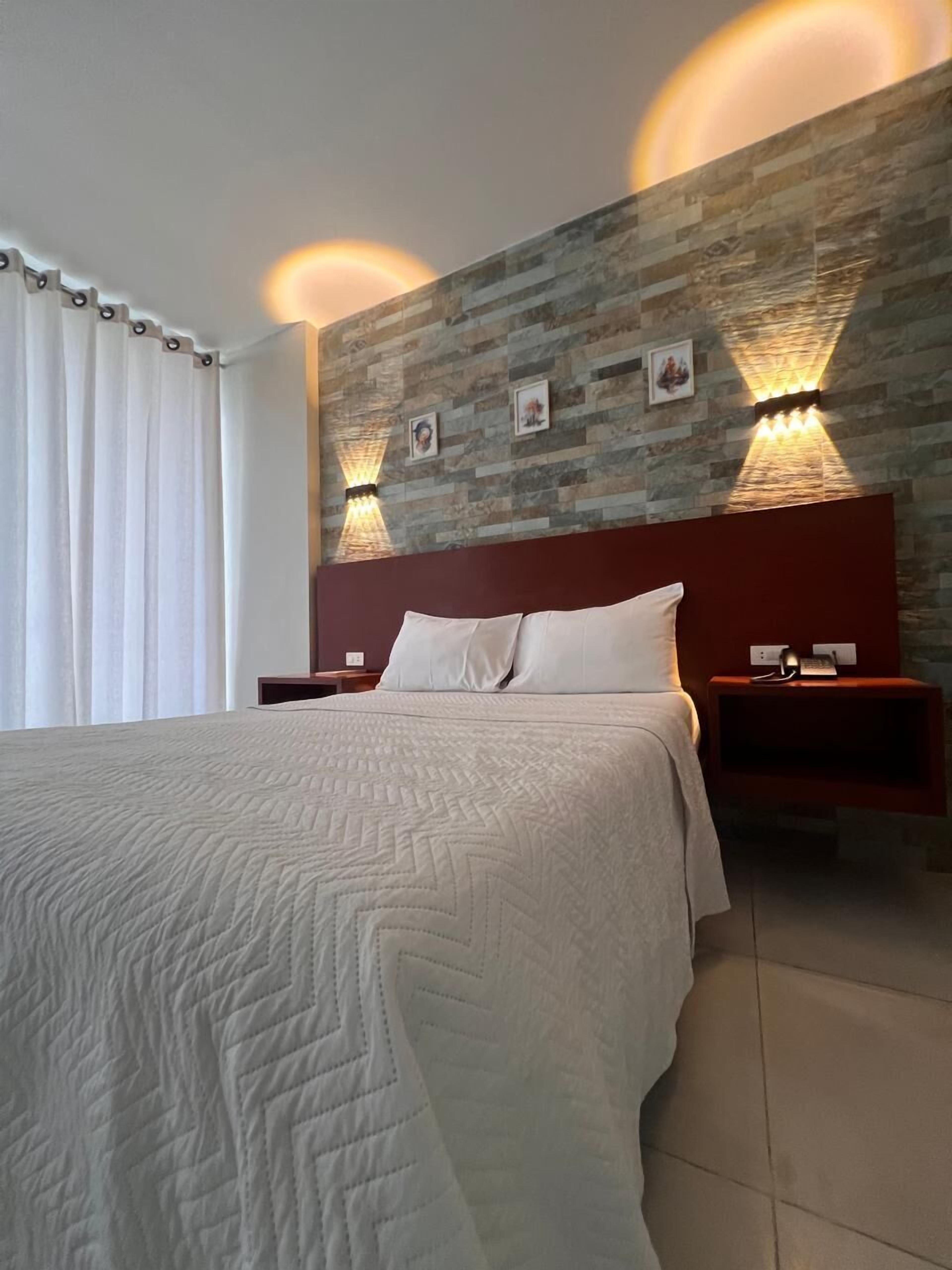 Egyptian cotton sheets, premium bedding, pillowtop beds, minibar