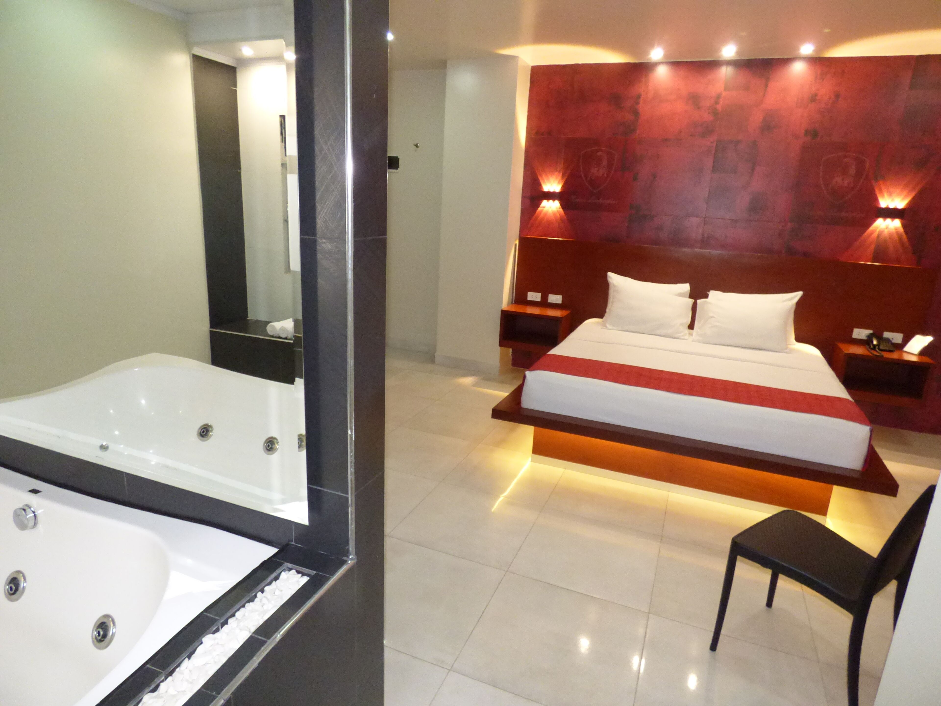 Egyptian cotton sheets, premium bedding, pillowtop beds, minibar