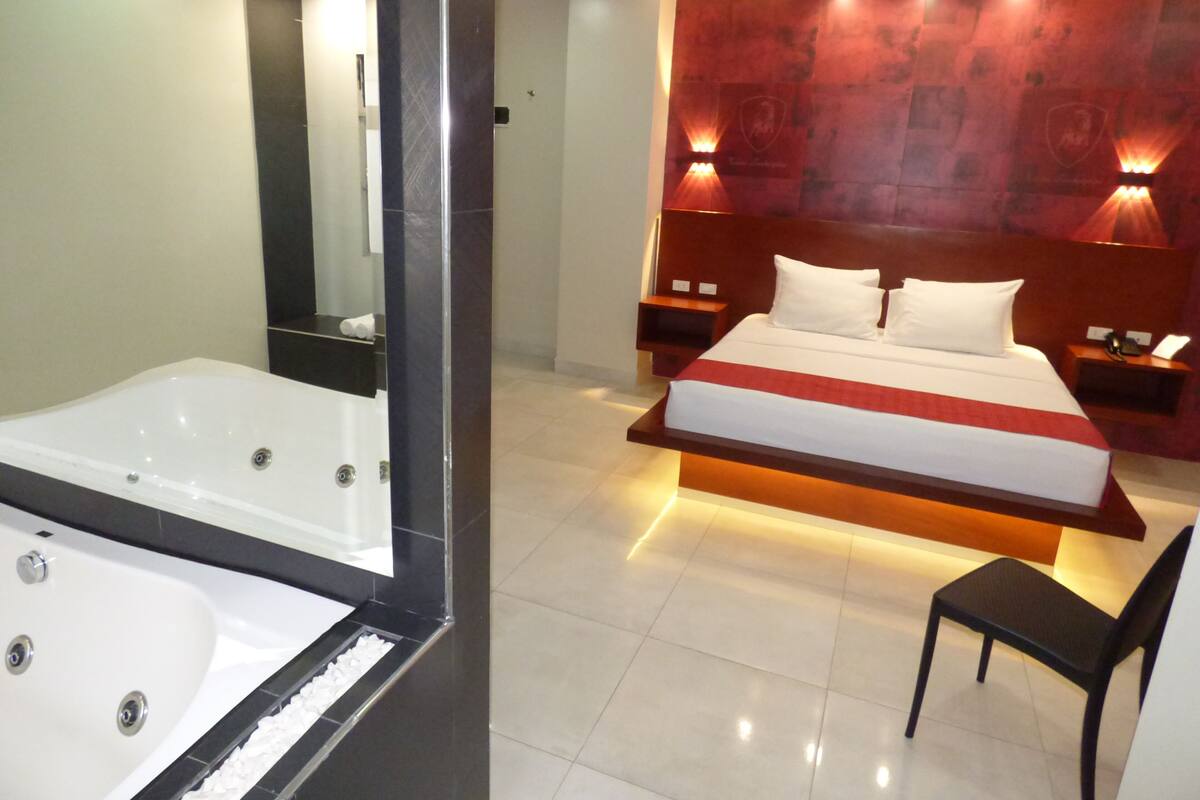 ห้องพรีเมียม, อ่างน้ำร้อน, วิวเมือง | ผ้าปูที่นอนฝ้ายอียิป ต์, เครื่องนอนระดับพรีเมียม
