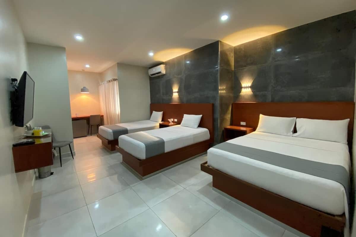 Family Double or Twin Room | Egyptian cotton sheets, premium bedding, pillow-top beds, minibar