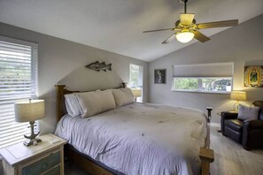 4 bedrooms, iron/ironing board, free WiFi, bed sheets