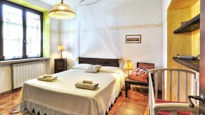 2 Schlafzimmer, Reisekinderbett, kostenloses WLAN, Bettwäsche