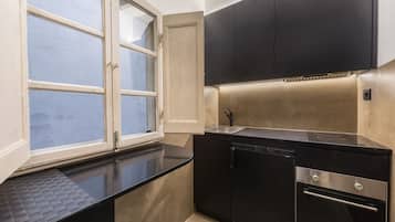 Kühlschrank, Ofen, Herdplatte, Toaster