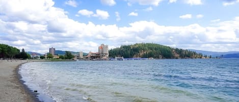 靠近海滩