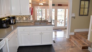 Private kitchen - The perfect Lake Gaston family getaway! (Littleton)