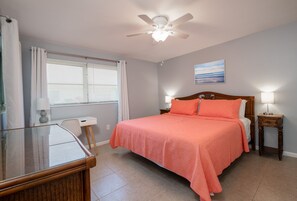 1 dormitorio, tabla de planchar con plancha, wifi y ropa de cama