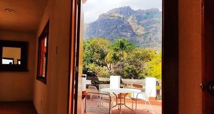 Incredible views, 4 blocks from downtown / pool