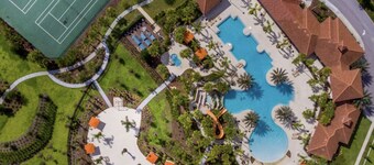 Minutes from Disney! Clean family size Townhouse with a private pool.