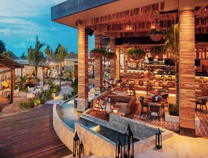 Outdoor dining - most relaxing place in the Riviera (Cancun Playa del Carmen)