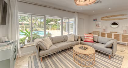 Newly Renovated Beach House w Heated Pool, 4 BR, 3 BA