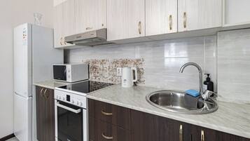 مائدة طعام، منضدة مطبخ