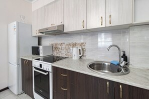 Dining tables, kitchen islands