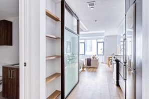 Interior - Prime NewCo South End Studio near Ink Block w. W/D and Gym by Blueground (Boston)