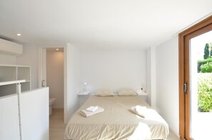 Spa - Villa with swimming pool for rent in Begur, Casa de Campo (Begur)