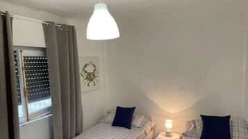 2 slaapkamers, een strijkplank/strijkijzer, wifi, beddengoed