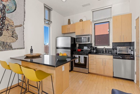 Fridge, microwave, oven, stovetop