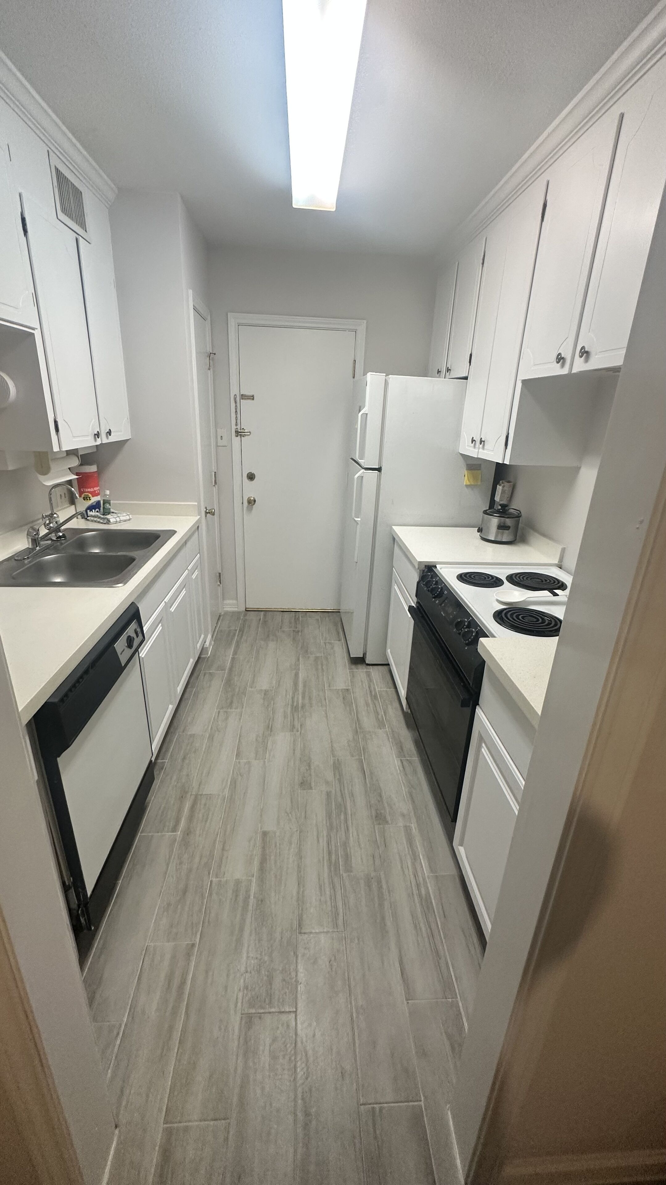 Refrigerador, horno, parrilla de estufa y lavavajillas 