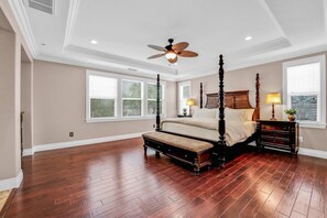 5 bedrooms, iron/ironing board, free WiFi, bed sheets - Brentwood Posh 5-Bedroom w/steam shower near hwy (Brentwood)