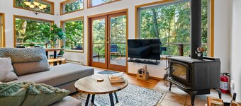 3 Bedroom and 3 Bathroom Chalet in French Beach with Cedar Barrel Sauna