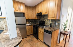 Fridge, oven, stovetop, dishwasher