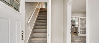 Comfortable Clean Apartment close to all major highways, food and entertainment