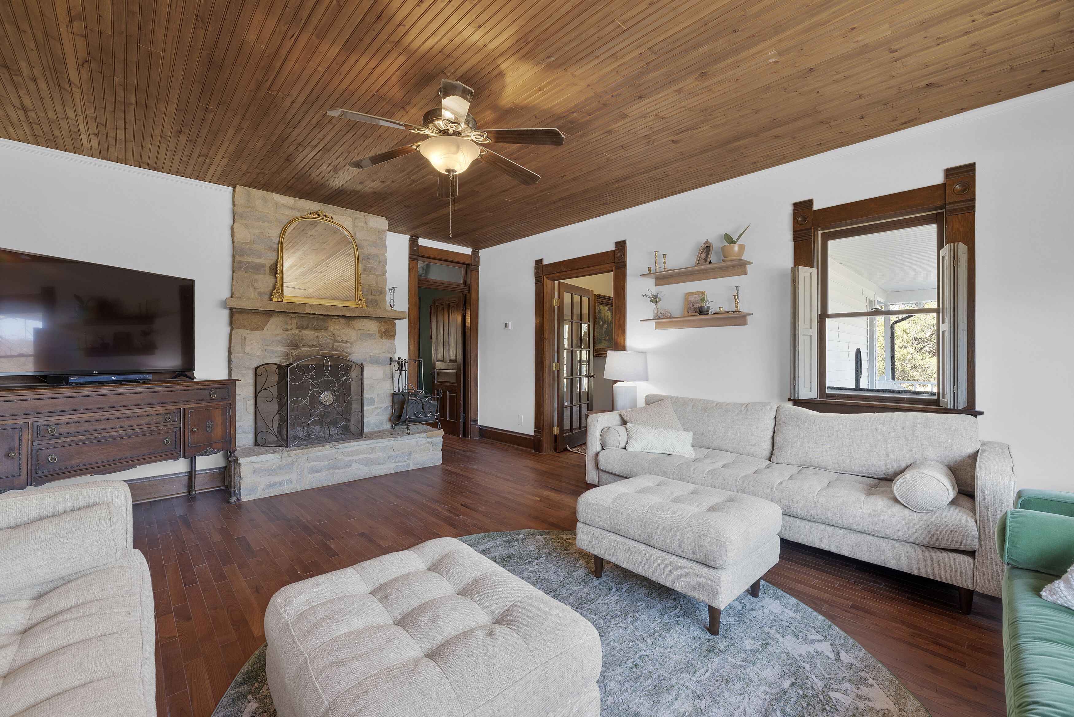 Smart-TV, peis, videospill og DVD-spiller