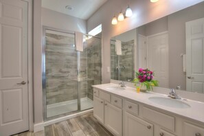 Hair dryer, towels, soap, toilet paper - Music Bowling Villa · Heated Pool · Home Theater · Wall-to-Wall TV · Sleeps 40 (Davenport)