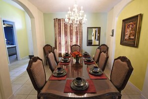 Rumah, 5 kamar tidur | Tempat makan