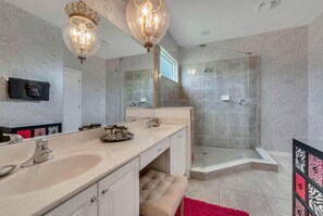 House, Multiple Beds | Bathroom | Towels