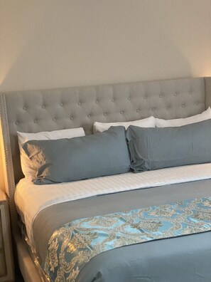 8 habitaciones, escritorio, tabla de planchar con plancha y wifi gratis 