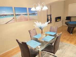 Dining - Heated Pool House (w) Game rooms 15 Min from strip (Las Vegas)