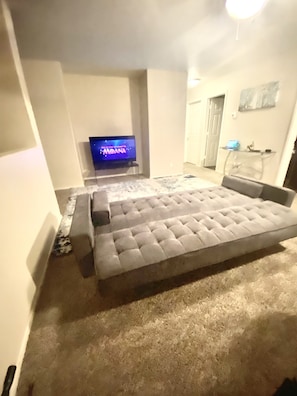 Interior - Heated Pool House (w) Game rooms 15 Min from strip (Las Vegas)