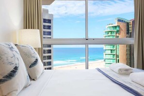 2 bedrooms, WiFi - 12A Peninsula Summary (Surfers Paradise)