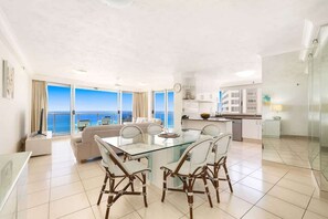 Interior - 12A Peninsula Summary (Surfers Paradise)