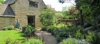 Converted Stable Barn sleeping 6 people in 3 bedrooms.