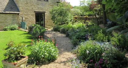 Converted Stable Barn sleeping 6 people in 3 bedrooms.