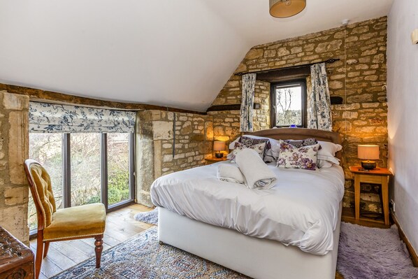 3 chambres, fer et planche à repasser, Wi-Fi gratuit, draps fournis