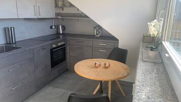 Kühlschrank, Ofen, Herdplatte, Geschirrspüler