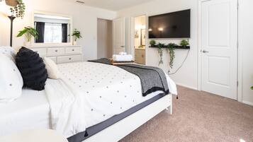 2 bedrooms, iron/ironing board, free WiFi, bed sheets