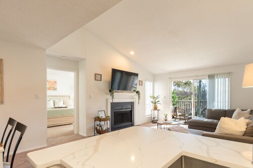 King Suite ♛ South Charlotte | Free Parking & Pool