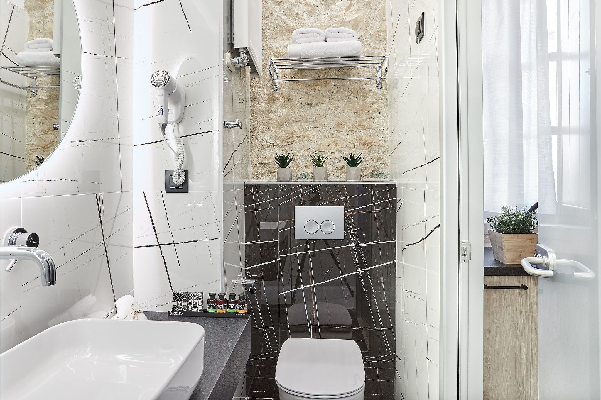 Maisonette Suite | Hypo-allergenic bedding, minibar, in-room safe, individually decorated