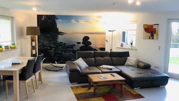 Télévision, table de tennis de table