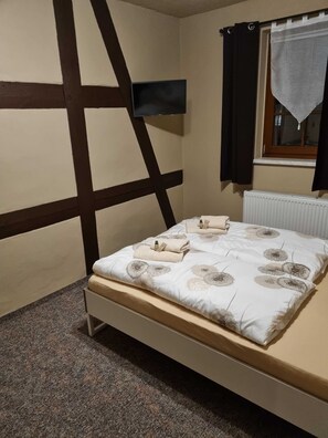 1 bedroom, WiFi, bed sheets